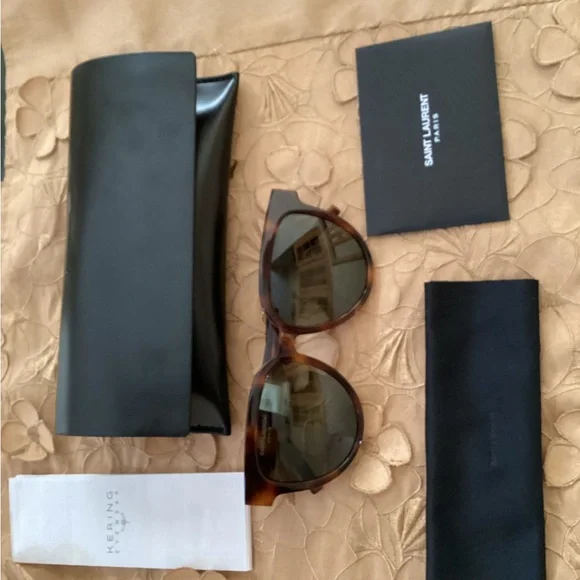 NEW 100% Authentic Saint Laurent YSL Sunglasses SL M28 005  display picture 2